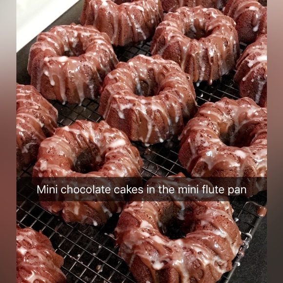 Brand New Pampered Chef Mini Cake Box Set retired - Picture 8 of 8